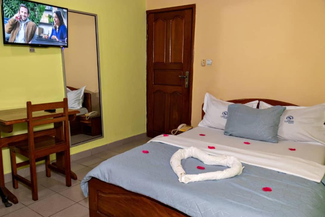 Hotel Le Printemps Douala Exterior photo